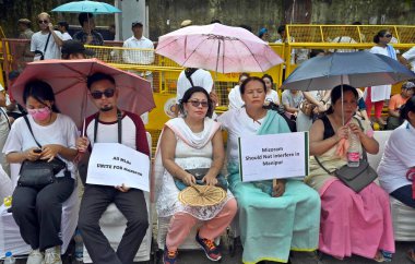 YENİ DELHI, INDIA AUGust 6 Ağustos 2023 tarihinde Yeni Delhi, Hindistan 'da Delhi Meitei Koordinasyon Komitesi tarafından düzenlenen ve devam eden etnik şiddet üzerine düzenlenen bir protesto sırasında Meitei halkı ve destekçileri. 
