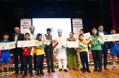 NEW DELHI, INDIA - 5 AUGust: İletişim, Kuzeydoğu Kalkınma Bakanı Jyotiraditya Scindia ile Spor Bakanı Mansukh Mandaviya, Rang Bhawan Olimpiyatları 'nda XXXIII.