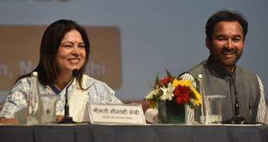 NEW DELHI, INDIA - 10 Mayıs 2023: Birlik Kültür, Turizm ve DoNER Bakanı G Kishan Reddy, Kültür ve Dış İlişkiler Bakanı Meenakshi Lekhi, Uluslararası Müze Fuarı Konferansında bir konuşma yaptı 