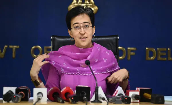 stock image NEW DELHI, INDIA  MAY 15: Delhi Education Minister Atishi addresses during the press conference to discuss the first-ever Class 10 and 12 results of Delhi Government's Delhi Board of School at Media Centre, Delhi Secretariat, on May 15, 2023 