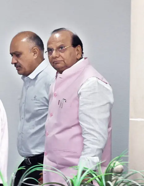 stock image NEW DELHI, INDIA - MAY 26: Delhi Lieutenant Governor Vinai Kumar Saxena with Chief Secretary of Delhi Naresh Kumar during a workshop on 