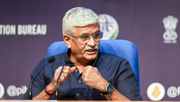 stock image NEW DELHI, INDIA - AUGUST 8:  union Minister of Culture and Tourism, Gajendra Singh Shekhawat addressing a Curtain Raiser Press Conference on Har Ghar Tiranga Campaign at National Media Centre   on August 8, 2024 in New Delhi, India.  