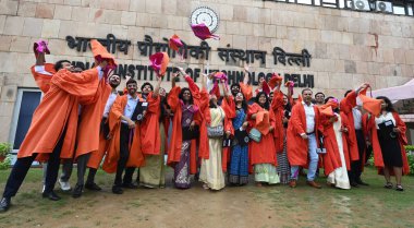 NEW DELHI, INDIA - 10 AĞUSTOS: Hindistan Teknoloji Enstitüsü (IIT Delhi) Kongresi 'ne katılan öğrenciler, 10 Ağustos 2024 tarihinde Yeni Delhi' de düzenlenen 55.