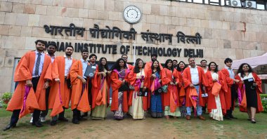 NEW DELHI, INDIA - 10 AĞUSTOS: Hindistan Teknoloji Enstitüsü (IIT Delhi) Kongresi 'ne katılan öğrenciler, 10 Ağustos 2024 tarihinde Yeni Delhi' de düzenlenen 55.