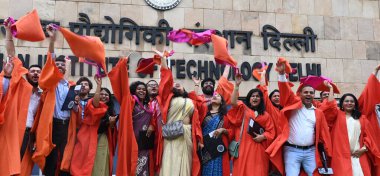 NEW DELHI, INDIA - 10 AĞUSTOS: Hindistan Teknoloji Enstitüsü (IIT Delhi) Kongresi 'ne katılan öğrenciler, 10 Ağustos 2024 tarihinde Yeni Delhi' de düzenlenen 55.