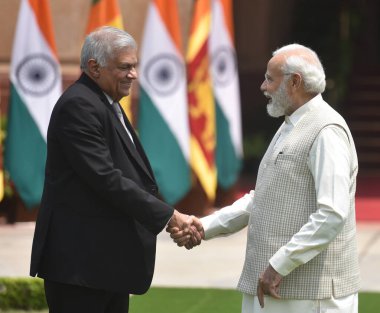 NEW DELHI, INDIA, 21 Temmuz 2023: Sri Lanka Başkanı Ranil Wickremesinghe ve Başbakan Narendra Modi 21 Temmuz 2023 tarihinde Hindistan 'ın Yeni Delhi kentinde gerçekleşen görüşme öncesinde. 