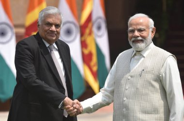 NEW DELHI, INDIA, 21 Temmuz 2023: Sri Lanka Başkanı Ranil Wickremesinghe ve Başbakan Narendra Modi 21 Temmuz 2023 tarihinde Hindistan 'ın Yeni Delhi kentinde gerçekleşen görüşme öncesinde. 