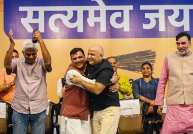 NEW DELHI INDIA SEPTEMBER 18 Eylül 2024 Kongre Başkanı Mallikarjun Kharge tarafından 18 Eylül 2024 tarihinde Yeni Delhi Hindistan 'da KC Venugopal ve Bhupinder Singh Hooda' nın huzurunda serbest bırakıldı. Fotoğraf: Sonu Mehta Hindistan Times