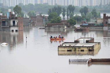 NEW DELHI INDIA SEPTEMBER 18 Eylül 2024 Kongre Başkanı Mallikarjun Kharge tarafından 18 Eylül 2024 tarihinde Yeni Delhi Hindistan 'da KC Venugopal ve Bhupinder Singh Hooda' nın huzurunda serbest bırakıldı. Fotoğraf: Sonu Mehta Hindistan Times