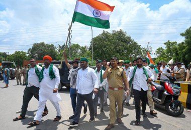 NEW DELHI INDIA SEPTEMBER 18 Eylül 2024 Kongre Başkanı Mallikarjun Kharge tarafından 18 Eylül 2024 tarihinde Yeni Delhi Hindistan 'da KC Venugopal ve Bhupinder Singh Hooda' nın huzurunda serbest bırakıldı. Fotoğraf: Sonu Mehta Hindistan Times