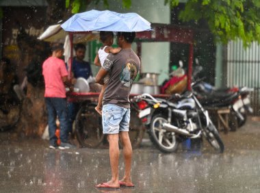 NEW DELHI INDIA SEPTEMBER 18 Eylül 2024 Kongre Başkanı Mallikarjun Kharge tarafından 18 Eylül 2024 tarihinde Yeni Delhi Hindistan 'da KC Venugopal ve Bhupinder Singh Hooda' nın huzurunda serbest bırakıldı. Fotoğraf: Sonu Mehta Hindistan Times