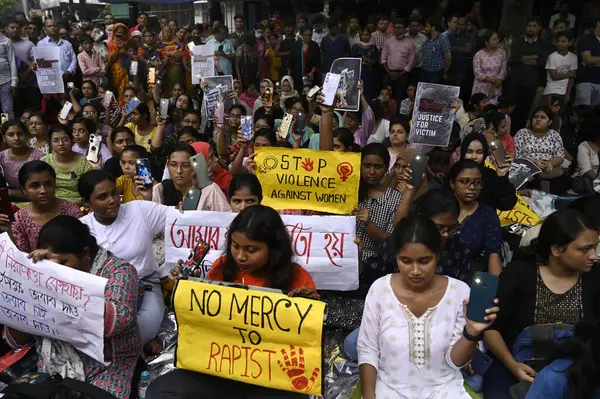 NEW DELHI INDIA SEPTEMBER 18 Eylül 2024 Kongre Başkanı Mallikarjun Kharge tarafından 18 Eylül 2024 tarihinde Yeni Delhi Hindistan 'da KC Venugopal ve Bhupinder Singh Hooda' nın huzurunda serbest bırakıldı. Fotoğraf: Sonu Mehta Hindistan Times