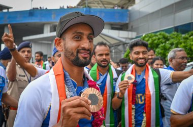 NEW DELHI INDIA SEPTEMBER 18 Eylül 2024 Kongre Başkanı Mallikarjun Kharge tarafından 18 Eylül 2024 tarihinde Yeni Delhi Hindistan 'da KC Venugopal ve Bhupinder Singh Hooda' nın huzurunda serbest bırakıldı. Fotoğraf: Sonu Mehta Hindistan Times