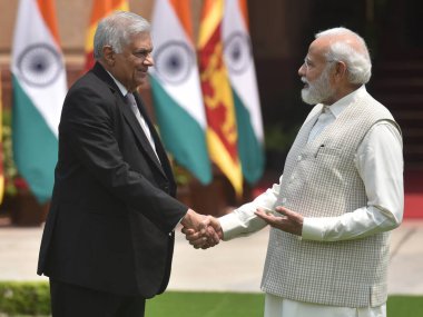 NEW DELHI, INDIA, 21 Temmuz 2023: Sri Lanka Başkanı Ranil Wickremesinghe ve Başbakan Narendra Modi 21 Temmuz 2023 tarihinde Hindistan 'ın Yeni Delhi kentinde gerçekleşen görüşme öncesinde. 