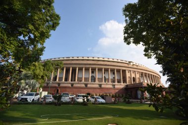 NEW DELHI, INDIA - 19 Temmuz 2023 'te Hindistan' ın Yeni Delhi kentinde, Parlamento Binası 'nın Muson Seansı arifesindeki görüntüsü. (Fotoğraf: Sonu Mehta / Hindustan Times) 