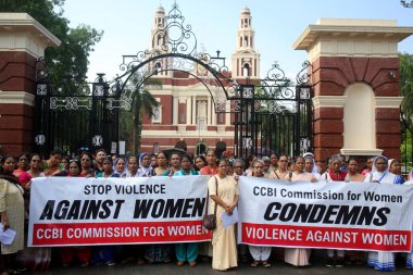 NEW DELHI, INDIA 23 Temmuz: Kadınlar, Manipur 'un Kutsal Yürek Katedrali Kilisesi' ndeki kadınlar için dua etmek üzere 22 Temmuz 2023 'te Yeni Delhi, Hindistan' da bir araya geldiler.. 