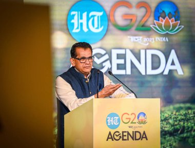 NEW DELHI, INDIA - 11 Temmuz 2023 tarihinde Hindistan 'ın Yeni Delhi, Hindistan' da bulunan Shangri-La Eros şehrinde 11 Temmuz 2023 tarihinde HT G20 Gündemindeki Progess on SDGS ve Global Biyoyakıt ile ilgili özel bir konuşma yapan G20 Amitabh Kant. Fotoğraf: Raj K Raj / Merhaba