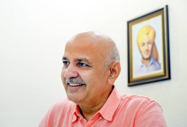 NEW DELHI, INDIA - 12 Ağustos 2024: Eski Delhi Genel Başkan Yardımcısı ve AAP lideri Manish Sisodia 12 Ağustos 2024 tarihinde Yeni Delhi, Hindistan 'daki konutunda verdiği röportajda.