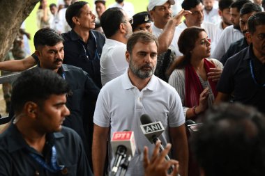 NEW DELHI, INDIA - 13 AĞUSTOS: Lok Sabha LOP Rahul Gandhi, Genel Sekreterlik Görevleri ve PCC Başkanları ile 13 Ağustos 2024 tarihinde Hindistan 'ın Yeni Delhi kentinde yaptığı toplantı sonrasında ayrıldı. (Fotoğraf: Sonu mehta / Hindustan Times)