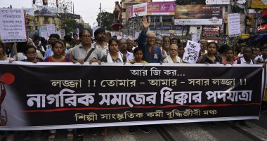 NEW DELHI INDIA HAZİRAN 28 HAZİRAN 2024 Dabri Gurugram karayolu Dwarka 'da 28 Haziran 2024 tarihinde Yeni Delhi Hindistan ulusal başkenti Delhi' de 88 yıldır en şiddetli yağmurunu aldı.