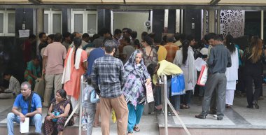 NEW DELHI, INDIA - 14 Ağustos 2024: Hasta RML hastane doktorları ve personel sitesi Dharna 'nın talepleri nedeniyle 14 Ağustos 2024' te Yeni Delhi, Hindistan 'da bulunan RML Hospiatl' da toplandı.. 