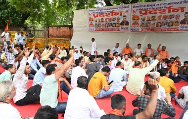 Hindu aktivistler (Hindu Samman Vakfı) 18 Ağustos 2024 tarihinde Hindistan 'ın Yeni Delhi kentinde Bangladeş' teki Jantar Mantar 'da zulüm gören Hindu azınlıklar için dayanışma eylemi düzenlediler. (Fotoğraf: Sonu Mehta / Hindustan Times