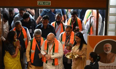 Birlik İçişleri Bakanı Amit Shah ve parti liderleri BJP Ulusal Ofis Taşıyıcıları ve Devlet Başkanları Toplantısı sırasında 17 Ağustos 2024 'te Yeni Delhi Hindistan' a geldiler.