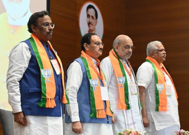 Birlik İçişleri Bakanı Amit Shah ve parti liderleri BJP Ulusal Ofis Taşıyıcıları ve Devlet Başkanları Toplantısı sırasında 17 Ağustos 2024 'te Yeni Delhi Hindistan' a geldiler.