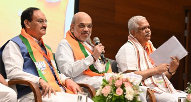 Birlik İçişleri Bakanı Amit Shah ve parti liderleri BJP Ulusal Ofis Taşıyıcıları ve Devlet Başkanları Toplantısı sırasında 17 Ağustos 2024 'te Yeni Delhi Hindistan' a geldiler.