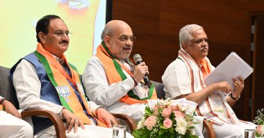 Birlik İçişleri Bakanı Amit Shah ve parti liderleri BJP Ulusal Ofis Taşıyıcıları ve Devlet Başkanları Toplantısı sırasında 17 Ağustos 2024 'te Yeni Delhi Hindistan' a geldiler.