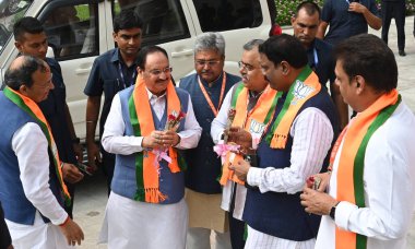Birlik İçişleri Bakanı Amit Shah ve parti liderleri BJP Ulusal Ofis Taşıyıcıları ve Devlet Başkanları Toplantısı sırasında 17 Ağustos 2024 'te Yeni Delhi Hindistan' a geldiler.
