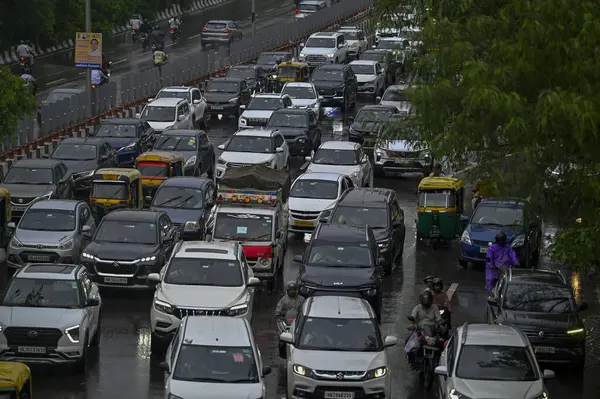 stock image A view of Traffic Jam at Laxmi Nagar to Mayur Vihar Road due to heavy rain and raksha bandhan festival on August 19, 2024 in New Delhi, India. Raksha Bandhan is a celebration of the unique bond between brothers and sisters. Tying of the Rakhi by sist