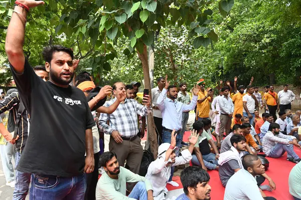 stock image Activists from Hindus (Hindu Samman Foundation) stage a protest for solidarity for persecuted hindu minorities in Bangladesh at Jantar Mantar, on August 18, 2024 in New Delhi, India. (Photo by Sonu Mehta/Hindustan Times