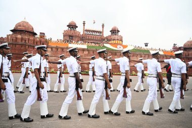 15 Ağustos 2024 'te Hindistan' ın başkenti Yeni Delhi 'de, Kızıl Kale' de düzenlenen 78. Bağımsızlık Günü kutlamaları vesilesiyle Savunma personeli. Bu yılın Bağımsızlık Günü teması
