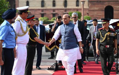 NEW DELHI, INDIA - 20 AĞUSTOS: Hindistan Savunma Bakanı, Rajnath Singh Japon Savunma Bakanı Minoru Kihara 'yı 20 Ağustos 2024' te Yeni Delhi, Hindistan 'daki Güney bloğu çimlerine almak için geliyor. Fotoğraf: Sanchit Khanna / Hindustan Times)
