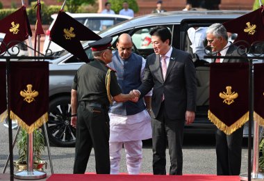  Japon Savunma Bakanı Minoru Kihara, Hindistan Savunma Bakanı Rajnath Singh ile birlikte 20 Ağustos 2024 'te Yeni Delhi Hindistan' da Güney bloğu çimlerinde görüldü. Fotoğraf: Sanchit Khanna / Hindustan Times 