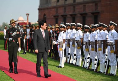  Japon Savunma Bakanı Minoru Kihara, Hindistan Savunma Bakanı Rajnath Singh 'in 20 Ağustos 2024 tarihinde Yeni Delhi Hindistan' da Güney bloğu çimlerinde bir onur kıtası aldı. Fotoğraf: Sanchit Khanna / Hindustan Times 