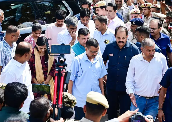 stock image NEW DELHI  INDIA - JUNE 2  2024  Delhi Chief Minister and AAP leader Arvind Kejriwal with his wife and party legislators arrives at Rajghat  ahead of his surrender before Tihar jail authorities  on June 2  2024 in New Delhi  India. Delhi chief minist