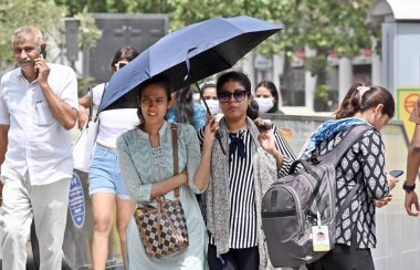 NEW DELHI INDIA - 5 Haziran 2024 Sıcak bir öğleden sonra Connaught Place 'de 5 Haziran 2024' te Yeni Delhi Hindistan 'da. (Fotoğraf: Sanjeev Verma / Hindustan Times 
