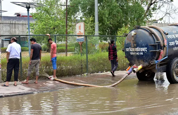 stock image GHAZIABAD INDIA JUNE 27 2024 Waterlogging prevailed at major Lal Kuan intersection after heavy spell of rain on June 27 2024 in Ghaziabad India The India Meteorological Department IMD has predicted the arrival of monsoon over large parts of northwest