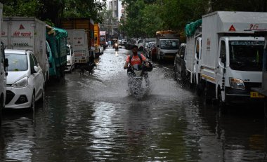 NEW DELHI INDIA HAZİRAN 28 HAZİRAN 2024 Dabri Gurugram karayolu Dwarka 'da 28 Haziran 2024 tarihinde Yeni Delhi Hindistan ulusal başkenti Delhi' de 88 yıldır en şiddetli yağmurunu aldı.