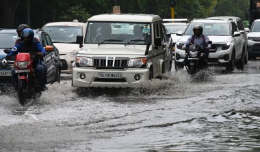 NEW DELHI INDIA 29 HAZİRAN 2024 ferojshah yolunda 29 Haziran 2024 'te Yeni Delhi' de Yeni Delhi 'de yağan yağmurdan sonra Hindistan Meteoroloji Bölümü IMD önümüzdeki iki gün boyunca Delhi' de çok şiddetli yağış öngördü.