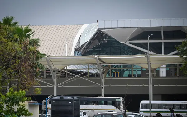 stock image NEW DELHI INDIA JUNE 29 2024 A view of the roof at T1 Airport seen collapsed after heavy rainfall yesterday resulting in death of one person and six were injured on June 29 2024 in New Delhi India The India Meteorological Department IMD predicts heav