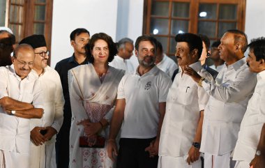 NEW DELHI, INDIA - 5 Haziran 2024 Kongre liderleri Rahul Gandhi, Priyanka Gandhi Vadra, Tamilnadu Genel Sekreteri M K Stalin ve INDIA liderlerinin 5 Haziran 2024 tarihinde Hindistan 'ın Yeni Delhi kentinde yaptıkları toplantı sonrasında Fotoğraf: Arvin