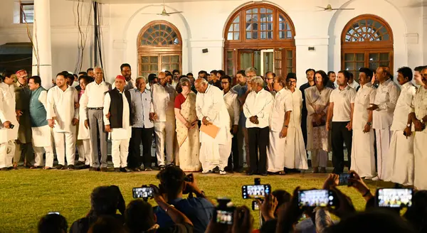 stock image NEW DELHI, INDIA - JUNE 5 2024 Congress President Mallikarjun Kharge with Sonia Gandhi, Rahul Gandhi, Tamilnadu CM MK Stalin, NCP chief Sharad Pawar, CPI(M) Sitaram Yechury, Samajwadi Party President Akhilesh Yadav and other leaders addresses the med