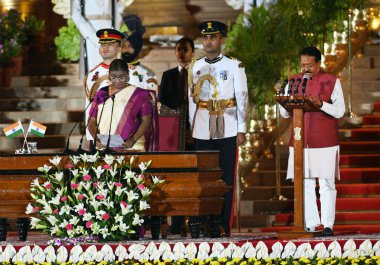 NEW DELHI, INDIA JUNE 9 Haziran 2024 Bharatiya Janata Partisi (BJP) lideri Harsh Malhotra, 9 Haziran 2024 tarihinde Hindistan 'ın Yeni Delhi kentinde NDA hükümetinin yemin töreni sırasında kabine bakanı olarak yemin etti. Narendra Modi.