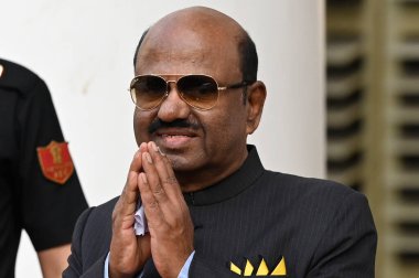 KOLKATA INDIA 14 Haziran 2024 Batı Bengal C V Ananda Bose Valisi 14 Haziran 2024 tarihinde Kolkata Hindistan 'da Raj Bhavan' da yapılan seçim sonrası şiddet olaylarıyla ilgili basın toplantısında. Fotoğraf: Samir Jana / Hindustan Times 