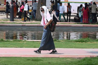 NEW DELHI INDIA 14 Mayıs 2023 Kartavya Yolu 'nda 14 Mayıs 2023 Sıcak Hava Kanunları Yeni Delhi Hindistan' da fotoğraf: Vipin Kumar Hindustan Times 