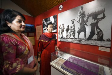 NEW DELHI INDIA 18 Mayıs 2023 Delhi Eğitim ve Turizm Bakanı Atishi Singh, Ambedkar Üniversitesi Kaşmir Kapısı Kampüsü 'ndeki Dara Shikoh Kütüphanesi' ndeki Bölünme Müzesi ve Kültür Merkezinin açılışını 18 Mayıs 2023 'te Sanjeev' in Sanjeev Fotoğrafı: 
