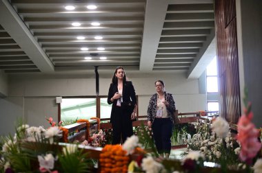 SRINAGAR INDIA 23 Mayıs 2023 Bir grup G20 delegesi, Sher Kashmir Uluslararası Konvansiyon Merkezi SKICC 'de 23 Mayıs 2023 tarihinde düzenlenen üçüncü turizm çalışma grubu toplantısında Waseem Andrabi Hind' in yürür.